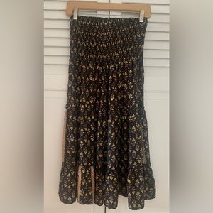 Beautiful Perry Walker 70% silk and 30% polyester dress. Size S.